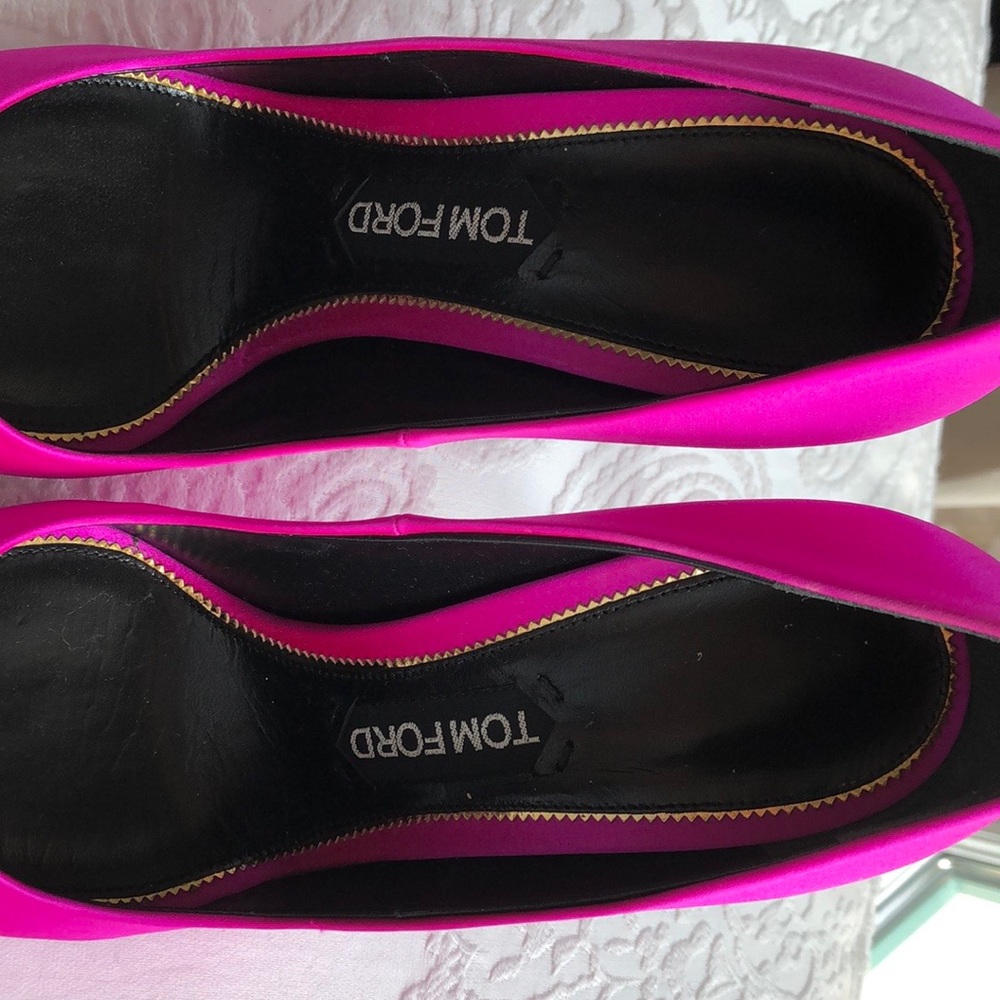 Tom Ford Hot Pink Satin Pumps - Picture 6 of 9